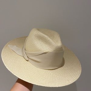 THE FREYA BRAND GARDENIA STRAW HAT, TAGS AND ORIGINAL PACKAGING, SIZE L, $190